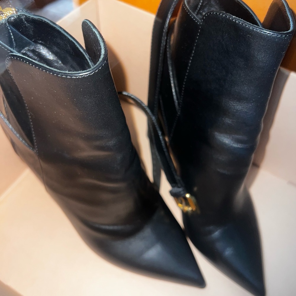 Authentic Louis Vuitton Black Leather booties - Picture 5 of 14